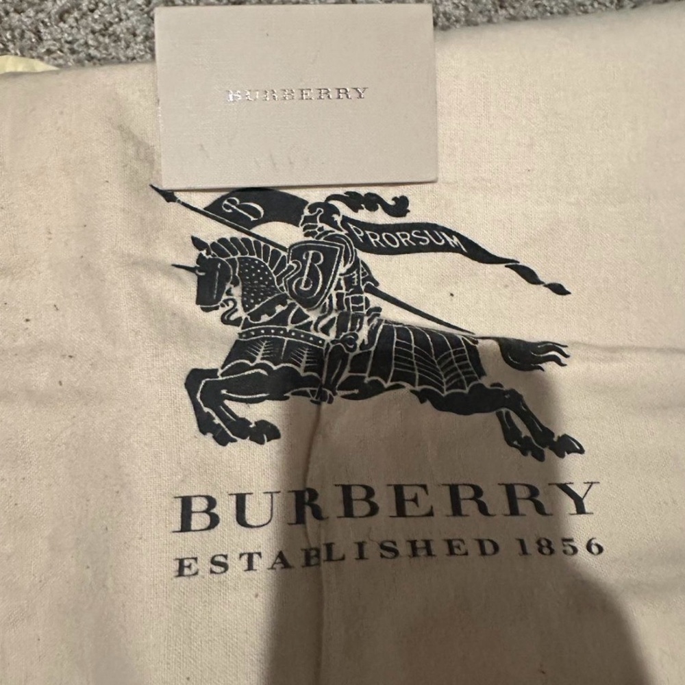 Burberry Cream and Black Logo Cloth - Picture 2 of 7